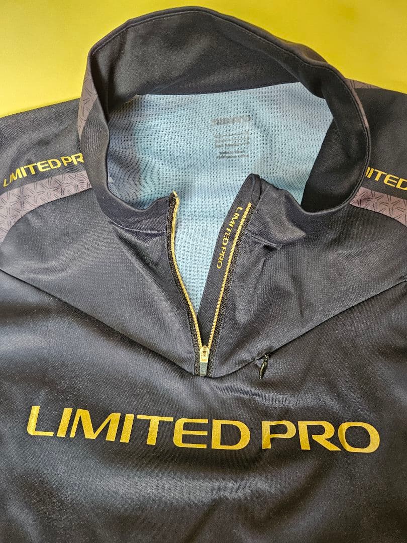 シマノ リミテッドプロ ハーフジップシャツ 鮎 ヤマメ 渓流 本流 磯 釣り