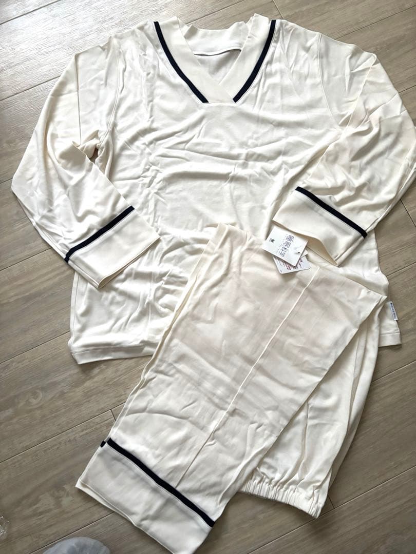 新品タグ付き❁ワコール 睡眠化学 Vネックパジャマ Lサイズ