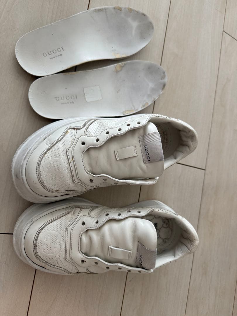 限定セール　22SS 定価12万 GUCCI グッチ エンボス スニーカー