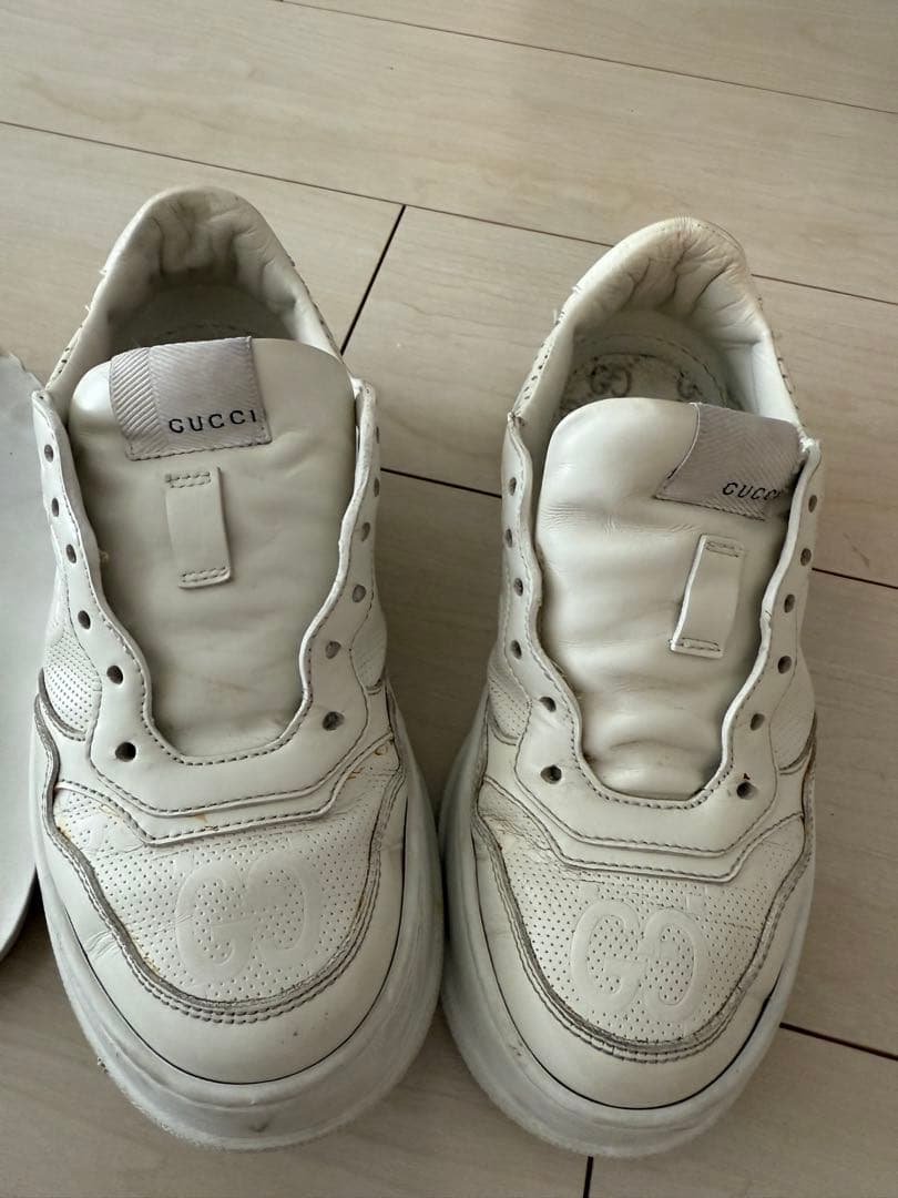 限定セール　22SS 定価12万 GUCCI グッチ エンボス スニーカー