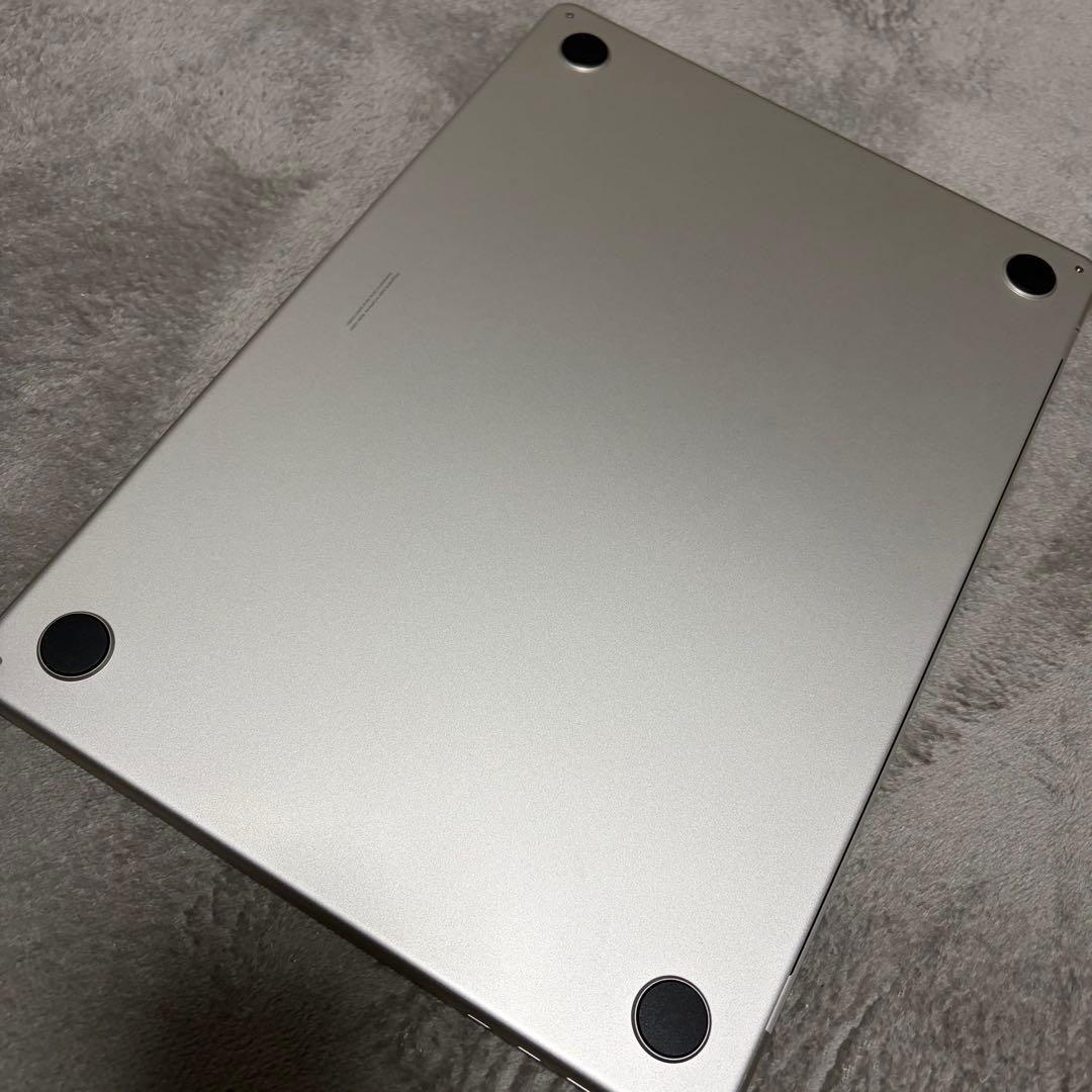 MacBook Air M2 8GB 15インチ 256GBスターライト