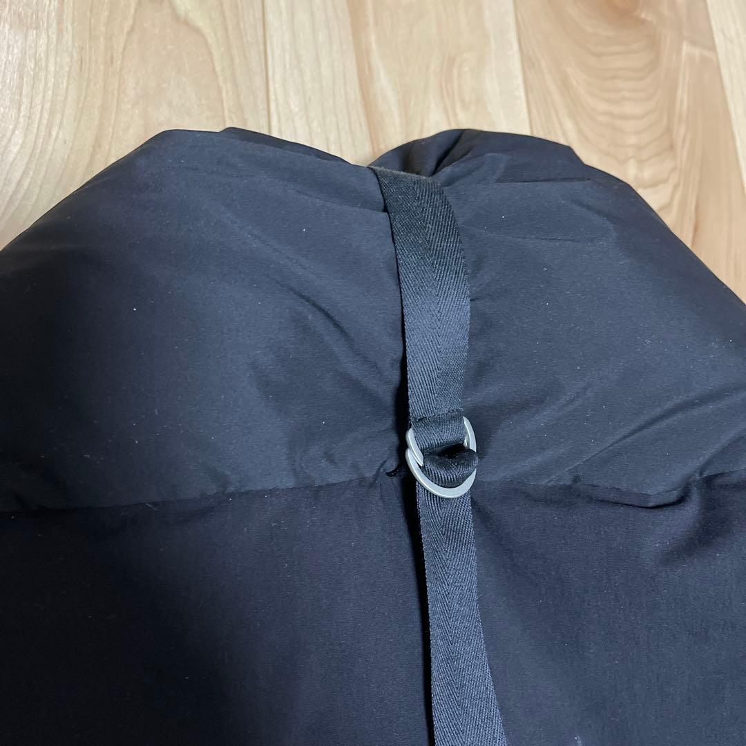 １月末までお値引き中。人気cyan tokyoブラックダウンベスト　ダウン80%