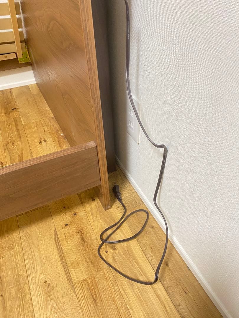 【直接取引希望】コンセント付 すのこ シングルベッド フレーム 無垢材 木製