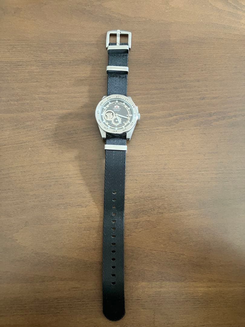 生産終了【美品ベルト未使用】オリエントORIENTレトロフューチャーカメラ復刻