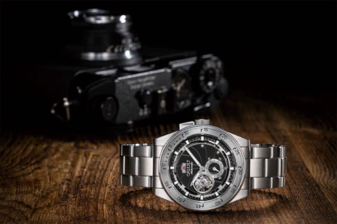 生産終了【美品ベルト未使用】オリエントORIENTレトロフューチャーカメラ復刻