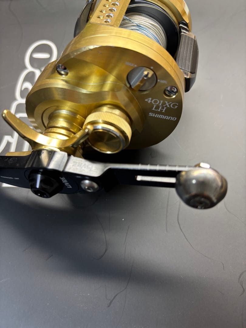 シマノ　カルカッタコンクエスト401XGLH バリアルハンドル付き