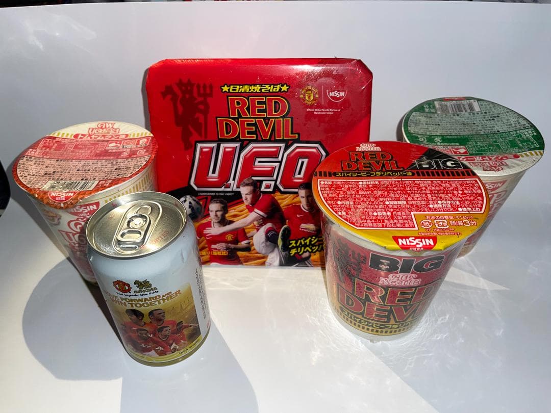 ディスプレイ用　マンUカップ麺