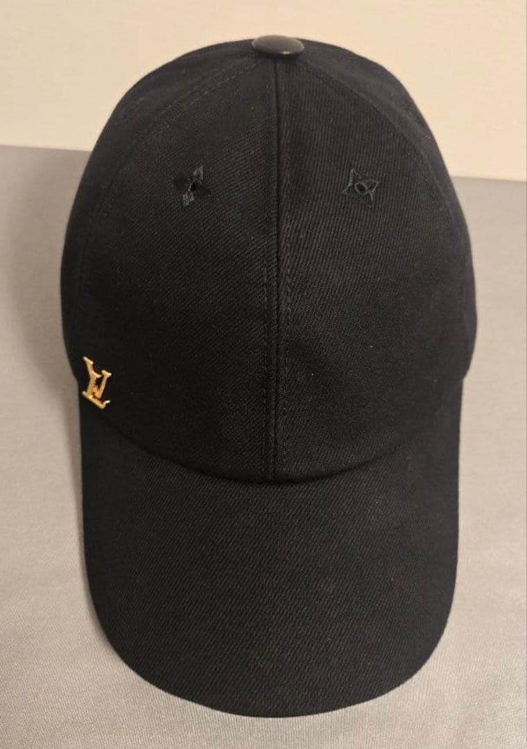 えびフィレオ食べたい 　Louis Vuitton キャップ ゴールド