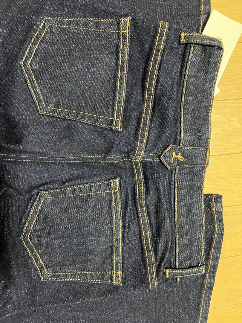 リリーブラウン　ストレッチフレアデニムパンツ