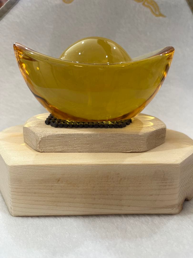 水晶の元宝　金運アップ　北西方に吉