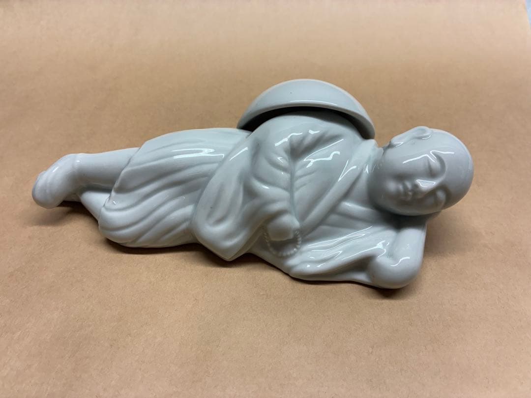 白磁　僧侶　陶器　置物