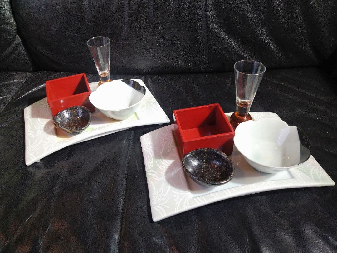 ♥高級皿・【美濃焼 ・名作良峰作】♥花柄・銀彩ラメ浮かし銀彩ウエーブデザイン4皿