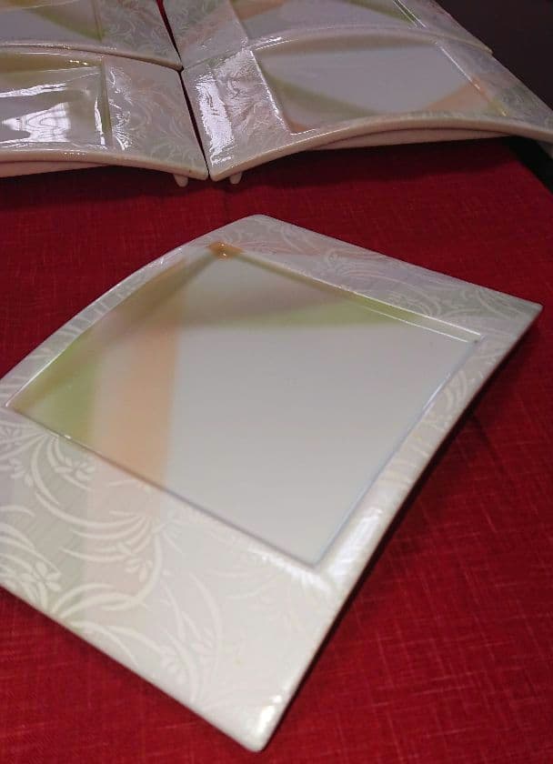 ♥高級皿・【美濃焼 ・名作良峰作】♥花柄・銀彩ラメ浮かし銀彩ウエーブデザイン4皿