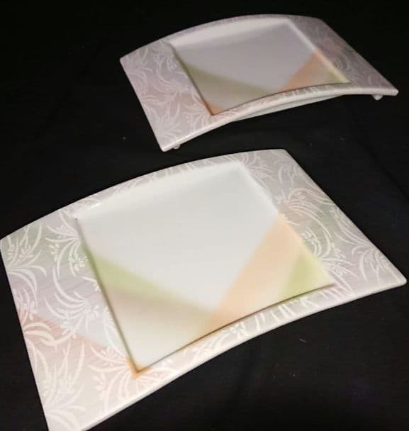 ♥高級皿・【美濃焼 ・名作良峰作】♥花柄・銀彩ラメ浮かし銀彩ウエーブデザイン4皿