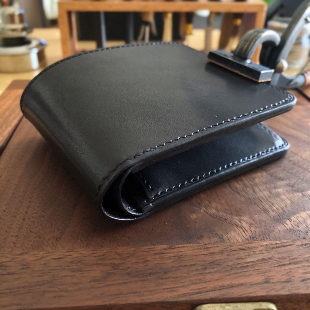 栃木ワイルドサドルブラック 二つ折り財布 総手縫い