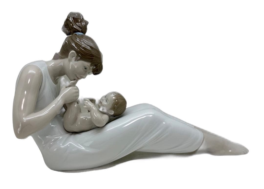 リヤドロ　ママとのひととき　くすくす笑い　NO.9152 フィギュリン　陶器人形