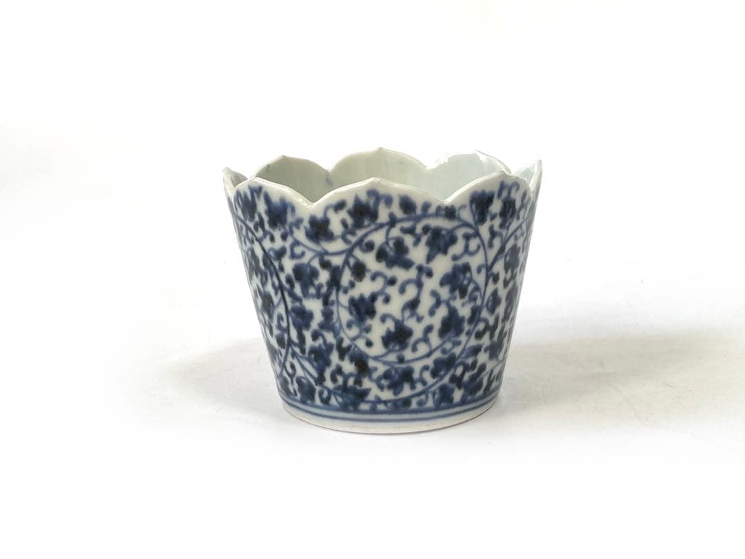 骨董　アンティーク　古伊万里　染付　微塵唐草文様　輪花　蕎麦猪口　カップ　蛸唐草