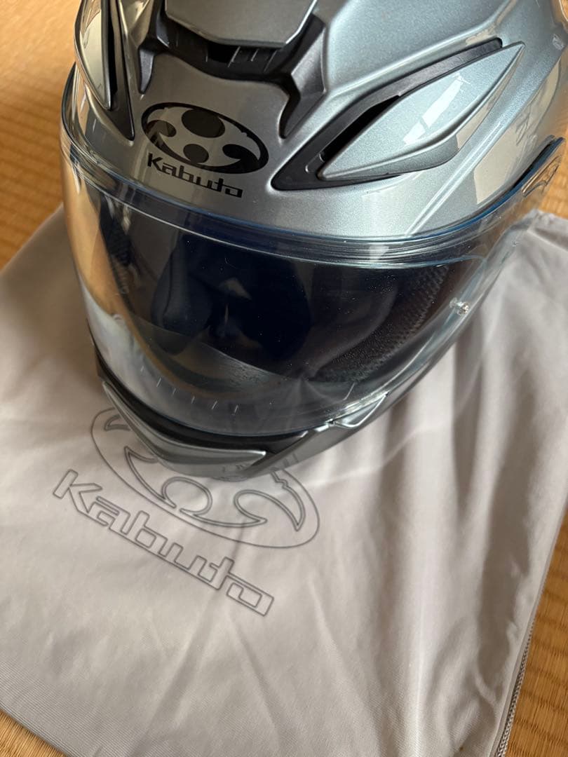 OGK KABUTO SHUMA Lシルバー ヘルメット