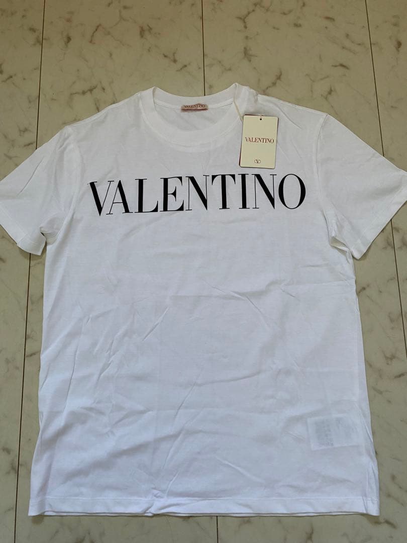 valentino ロゴTシャツ　新品未使用タグ付き　国内正規販売店購入