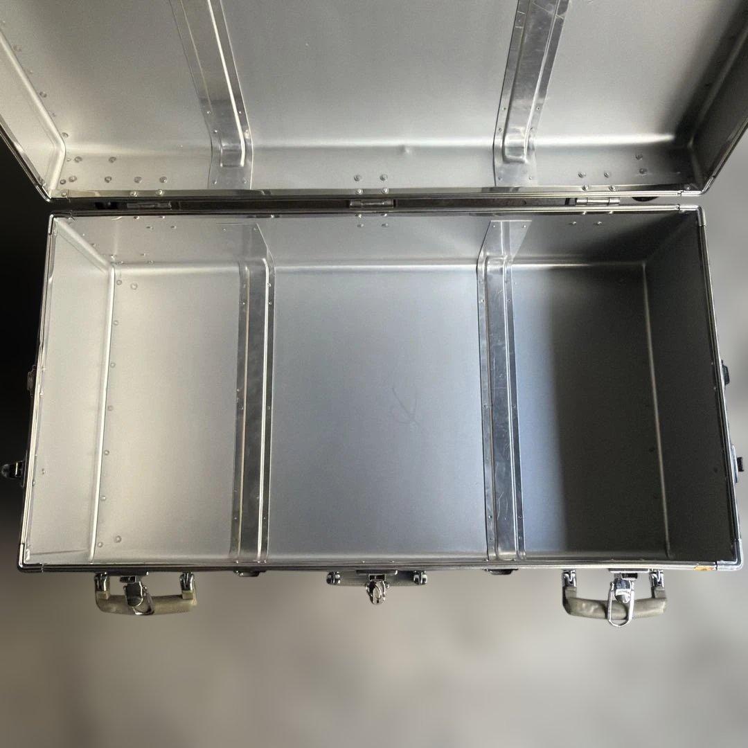 オールドヴィンテージ　アルミトランクケース　キャスター付き　鍵付き