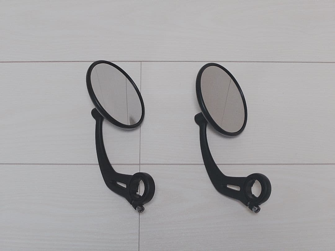 トライアンフ　ボンネビルボバー　純正ミラー