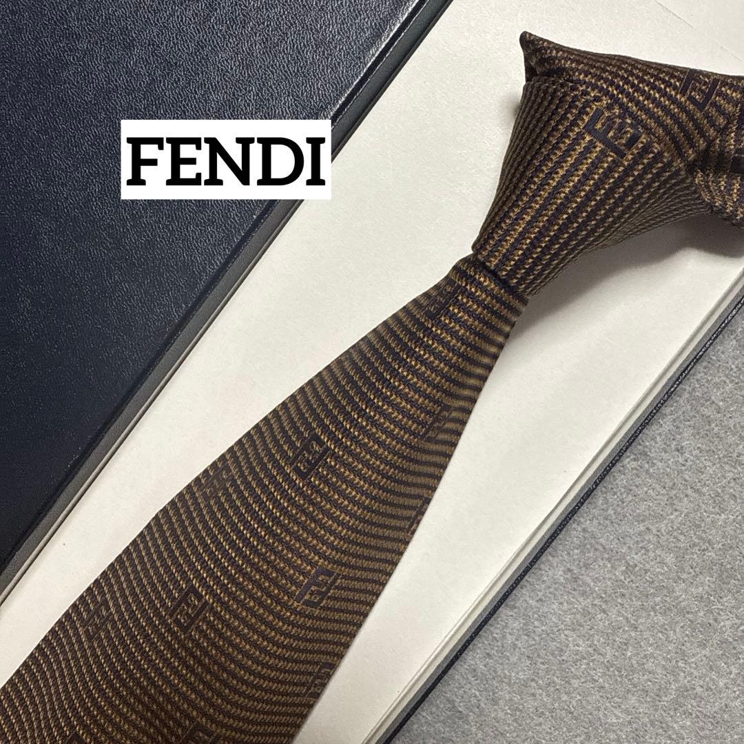 未使用タグ付　フェンディ　ネクタイ、ブルガリ　ネクタイ　二本