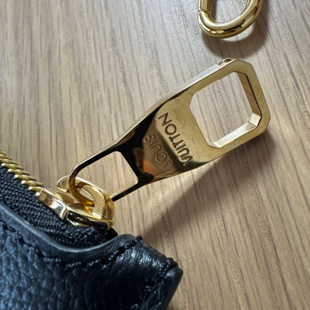 Louis Vuitton ブラック レザーポーチ