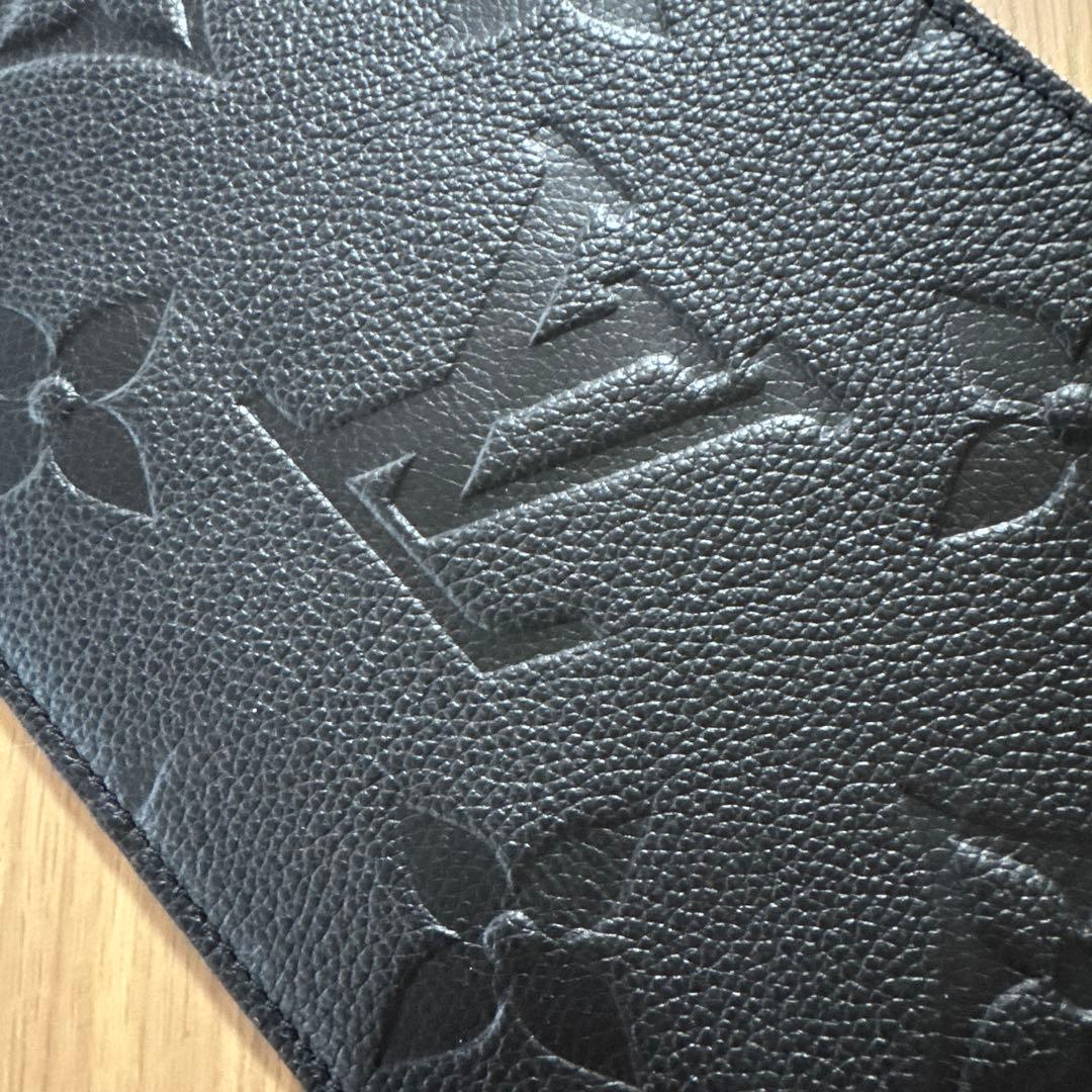 Louis Vuitton ブラック レザーポーチ