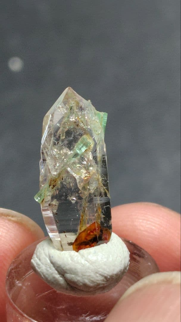 エメラルド・インクルージョン水晶　アフガニスタン産　1071