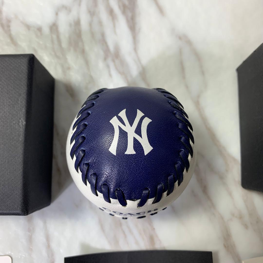 COACH ×MLB New York Yankees　野球ボール　インテリア.