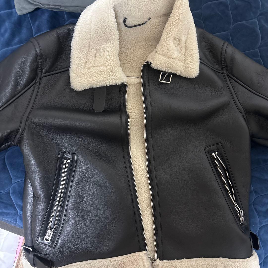 ZARAムートンジャケット