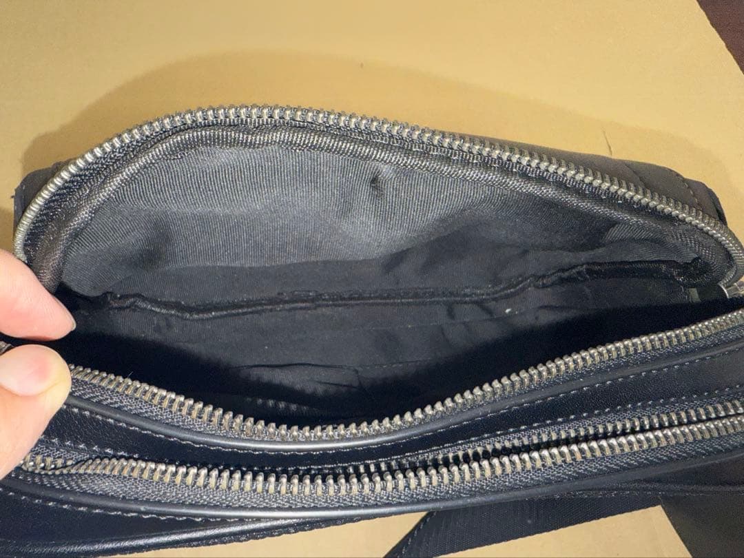 COACH レザー ボディバッグ F37594