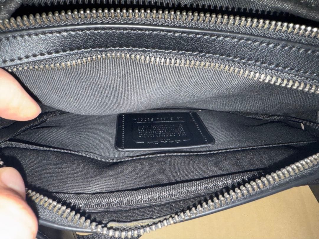 COACH レザー ボディバッグ F37594