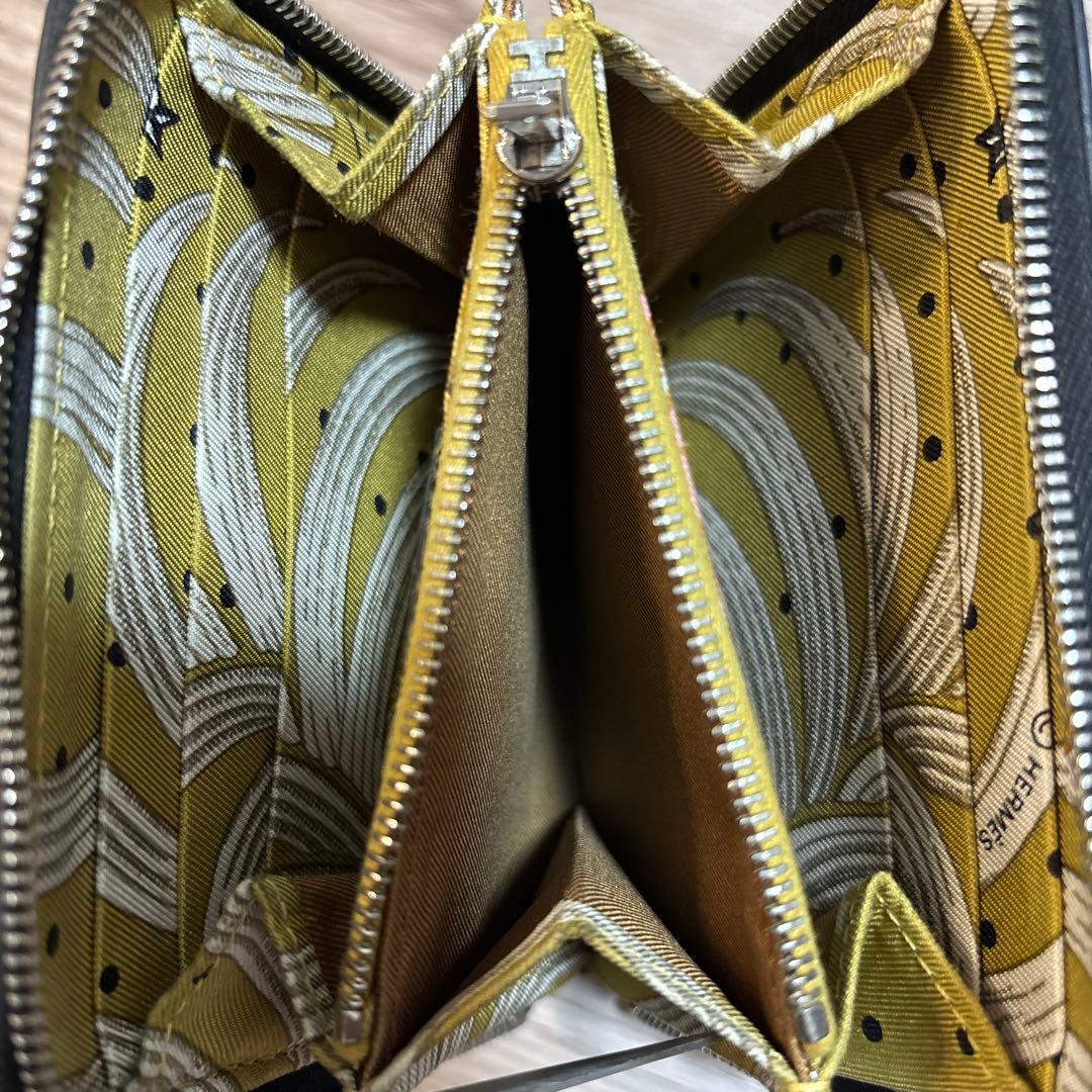 エルメス　シルクイン　コンパクト　黒　王者の虎