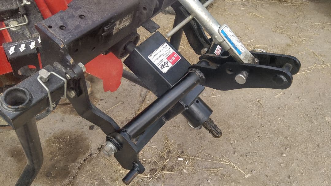 コバシ畔塗機　クボタヒッチ組み替え