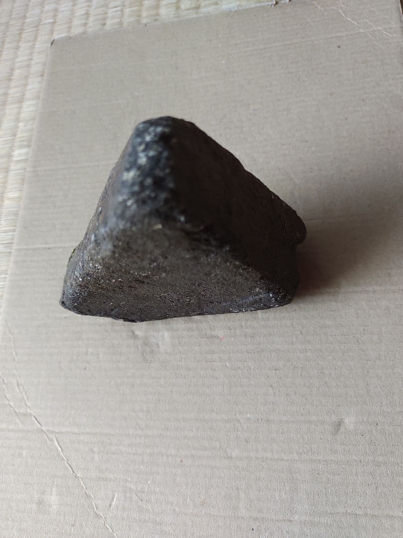 三角石　山をイメージした水石?  鑑賞用?   石器？  コレクター必見※
