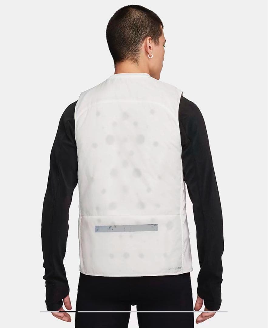 M 新品 ナイキ ランディビジョン エアロレイヤー ベスト 中綿 ランニング 白