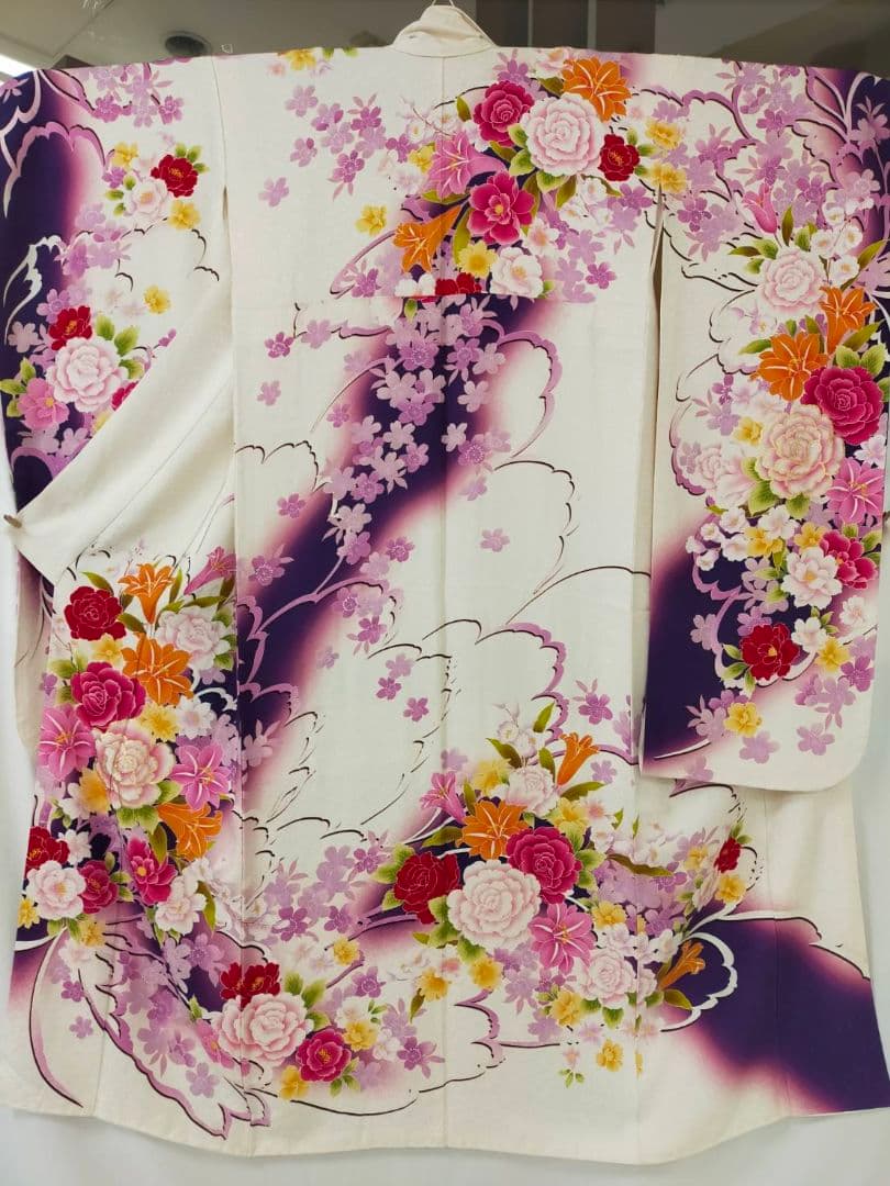 売約済み【WA-Modern】★★正絹　振袖　3点セット(振袖袋帯長襦袢)★★