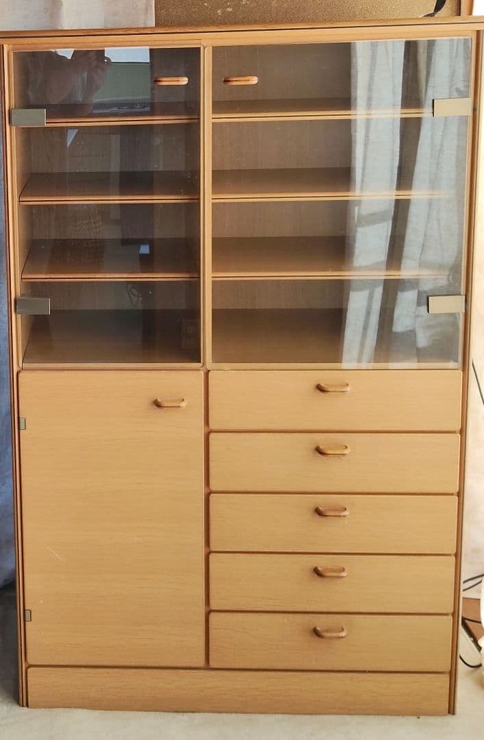 木製食器棚 ガラス扉付き