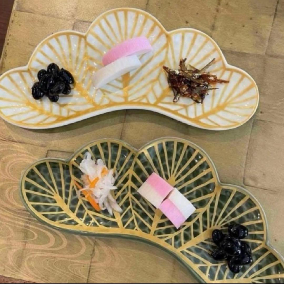 【新品】【大人気】有田焼幸楽窯　錦白金松葉形前菜皿　縁起物