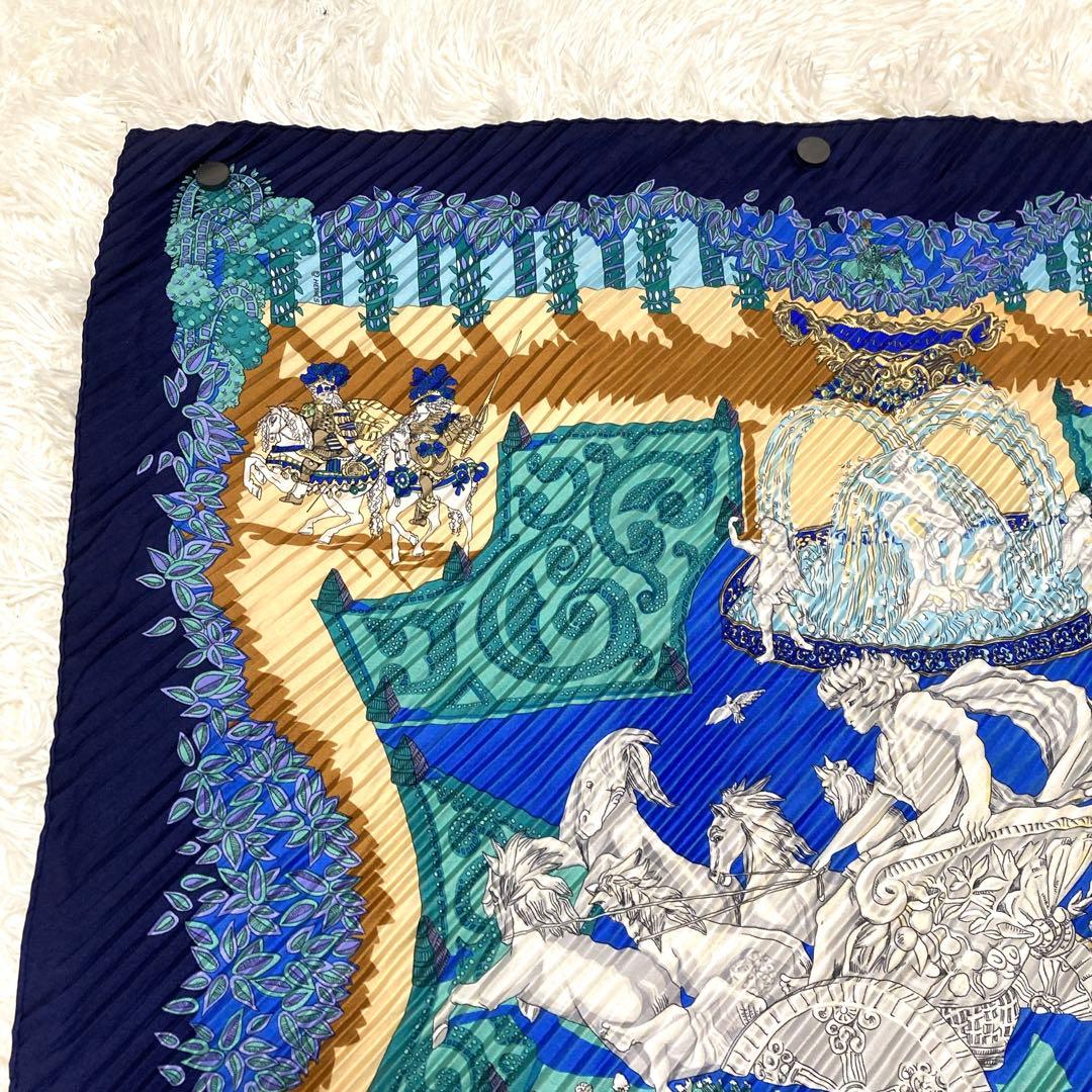 美品HERMES【王の楽園】カレプリセ プリーツカレ 絹　大判 総柄 スカーフ青