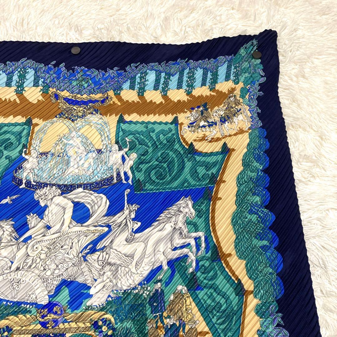 美品HERMES【王の楽園】カレプリセ プリーツカレ 絹　大判 総柄 スカーフ青
