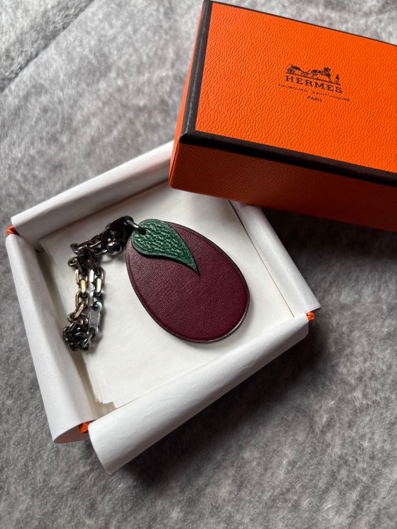 HERMES エルメス　フルーツキーホルダー　プルーン　新品