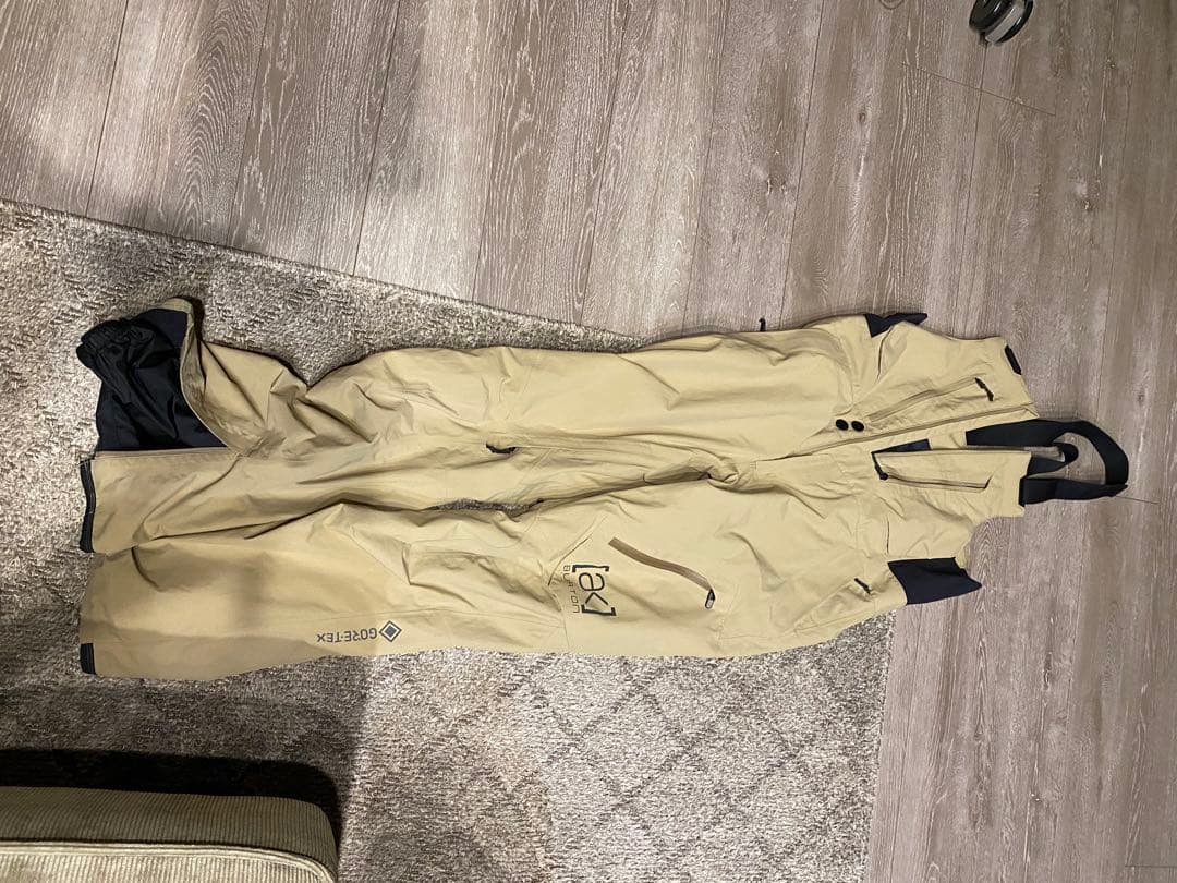 ベージュ バートン　AK スノボウェア上下セット（ジャケット&パンツ）　男性用