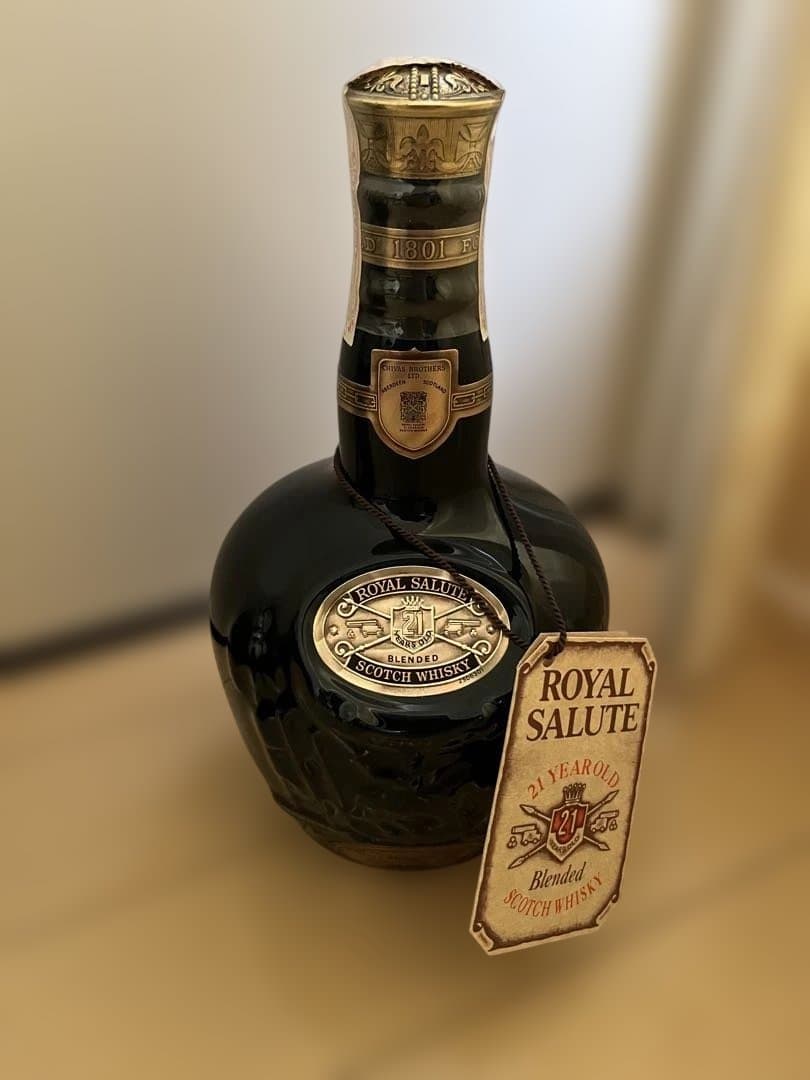 古酒 Salute ウイスキー 青陶器ボトル　箱、袋付き　未開栓