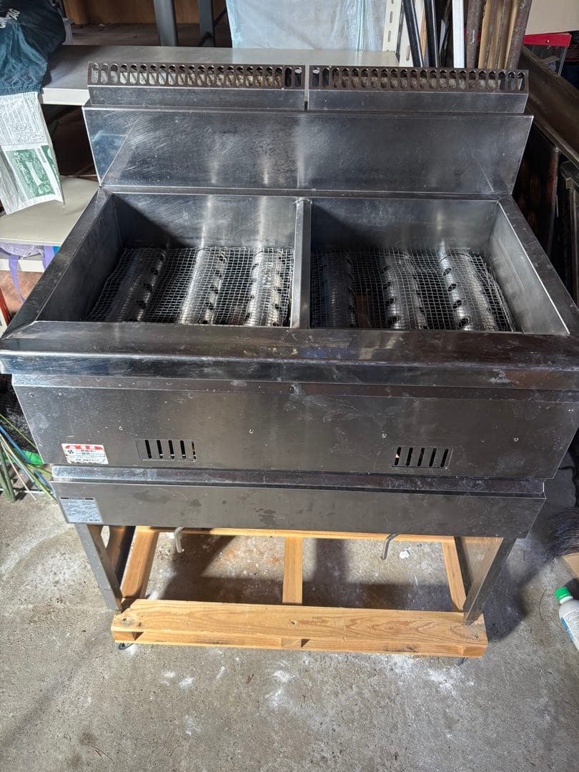 業務用 フライヤー2層式　LPガス　ステンレススチール 2コンパートメント