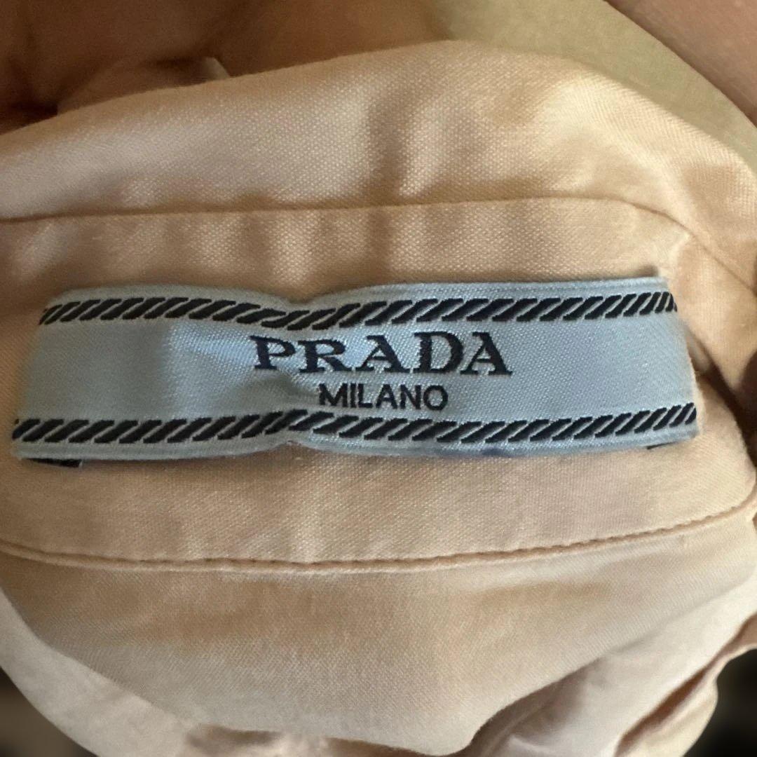 PRADA 女性らしくエレガントなピンクシャツ