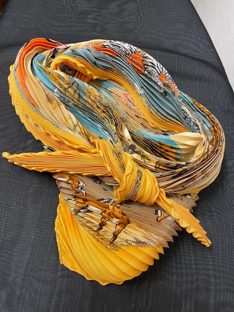 エルメス スカーフ プリーツ イエロー 中古 タンザニア マルチカラー