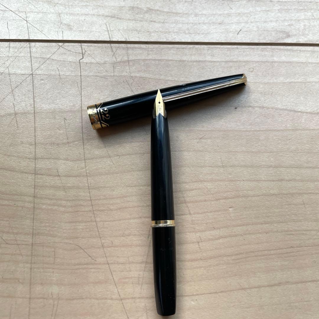 プラチナ 22 万年筆 ペン先22K刻印。0