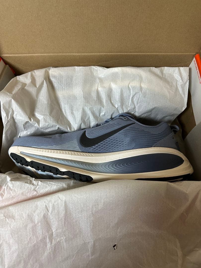 ナイキ　ボメロ18